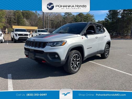 Silver Zynith 2025 Jeep Compass Trailhawk