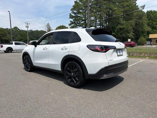 Platinum White Pearl 2024 Honda HR-V Sport