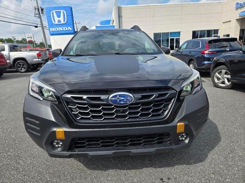 Crystal Black Silica 2023 Subaru Outback Wilderness