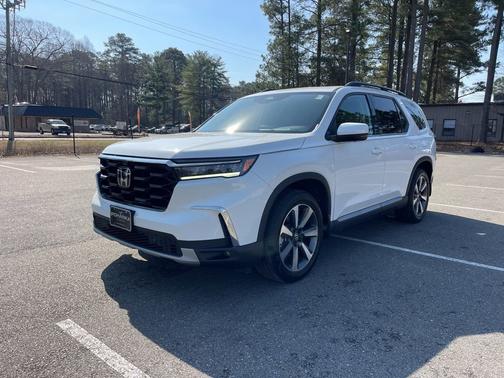 Platinum White Pearl 2024 Honda Pilot