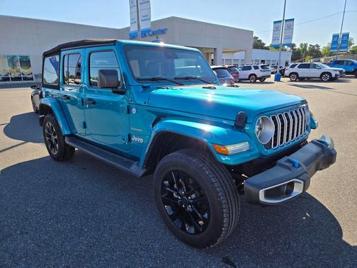Pearlcoat 2024 Jeep Wrangler 4xe Sahara