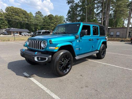 Pearlcoat 2024 Jeep Wrangler 4xe Sahara