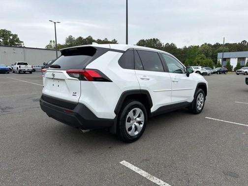 Ice 2025 Toyota RAV4 LE