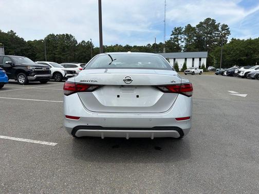 Brilliant Silver Metallic 2023 Nissan Sentra SV