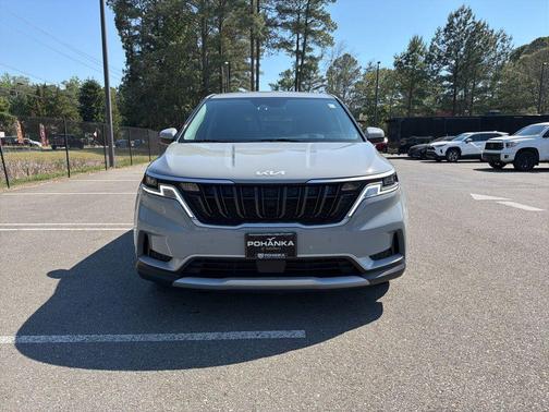 Ceramic Silver 2024 Kia Carnival EX