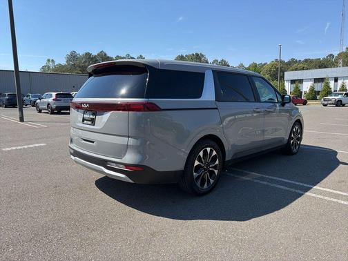 Ceramic Silver 2024 Kia Carnival EX