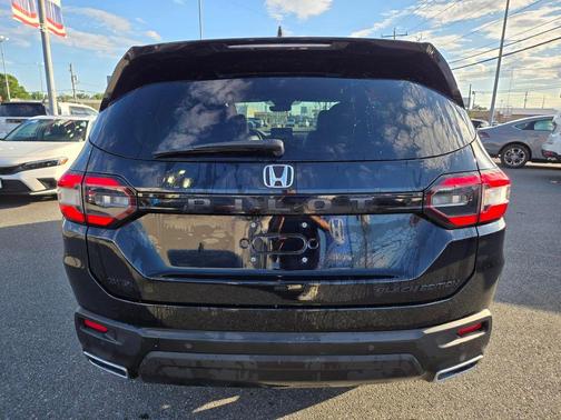 Gray 2025 Honda Pilot Black Edition