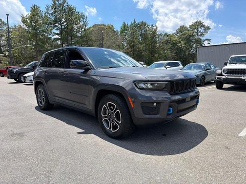 Metallic 2022 Jeep Grand Cherokee 4xe Trailhawk