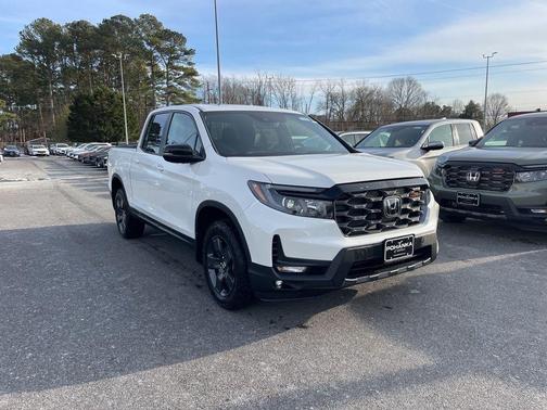 Platinum White Pearl 2026 Honda Ridgeline TrailSport