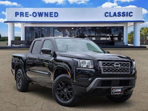 Black 2022 Nissan Frontier SV