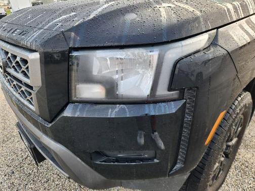 Black 2022 Nissan Frontier SV