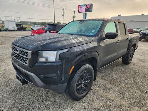 Black 2022 Nissan Frontier SV