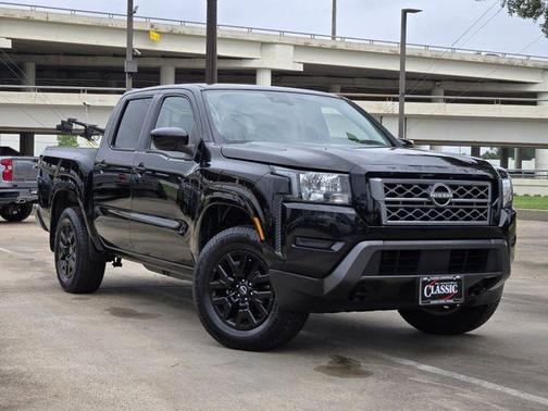Black 2022 Nissan Frontier SV