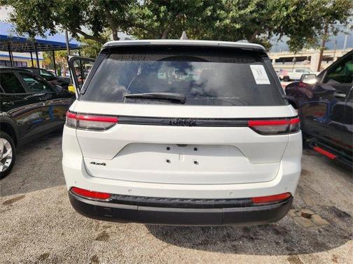 2024 Jeep Grand Cherokee Laredo