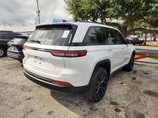 2024 Jeep Grand Cherokee Laredo