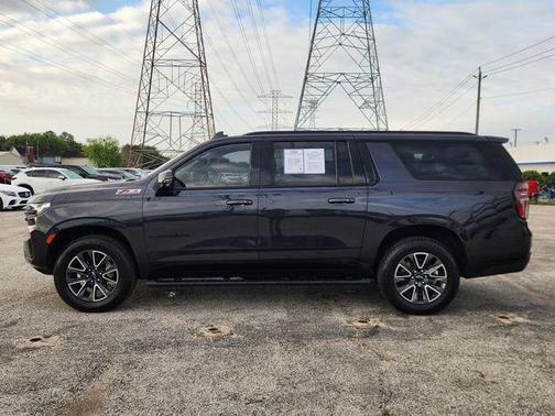 Dark Ash Metallic 2023 Chevrolet Suburban Z71