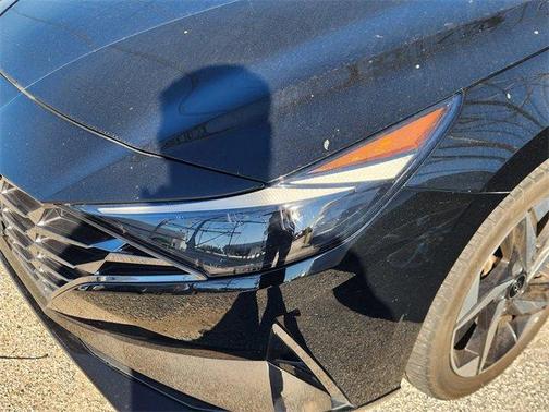 2021 Hyundai ELANTRA Limited