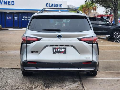 2023 Toyota Sienna Limited