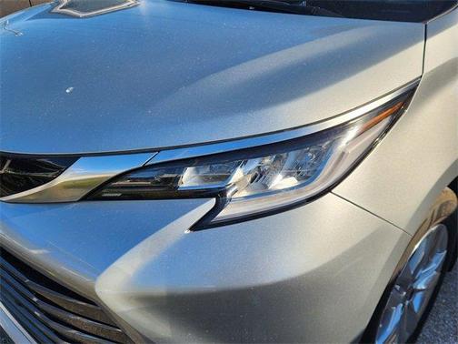 2023 Toyota Sienna Limited