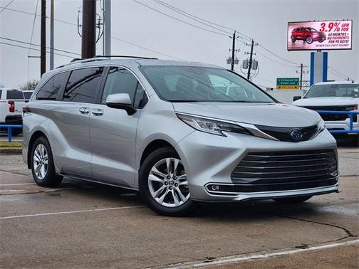 2023 Toyota Sienna Limited