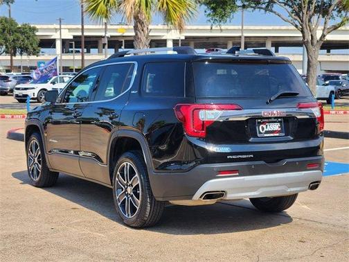 2022 GMC Acadia SLT
