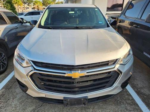 Silver Ice Metallic 2020 Chevrolet Traverse LS