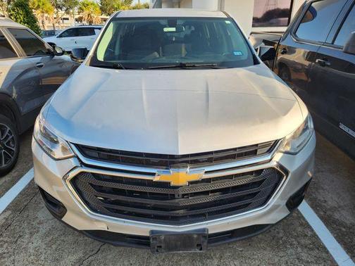 Silver Ice Metallic 2020 Chevrolet Traverse LS