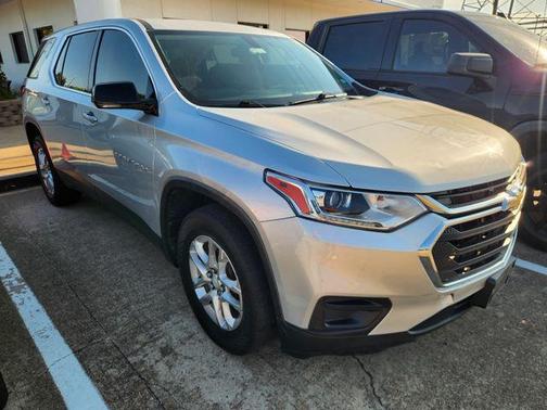 Silver Ice Metallic 2020 Chevrolet Traverse LS