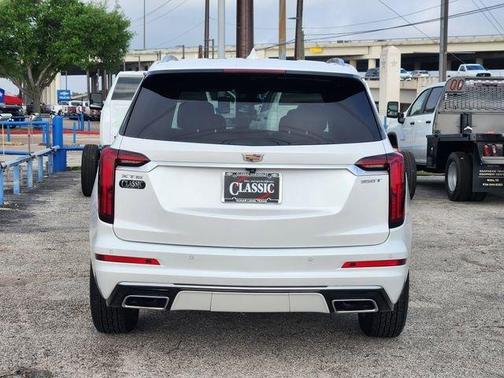 2023 Cadillac XT6 Luxury FWD