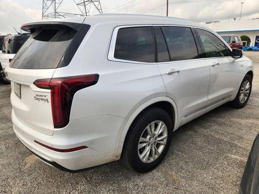 Crystal White Tri-Coat 2023 Cadillac XT6 Luxury FWD