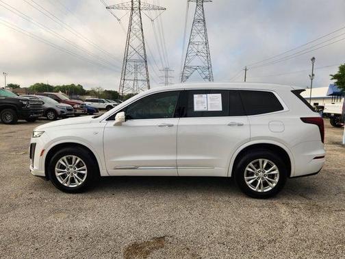 2023 Cadillac XT6 Luxury FWD