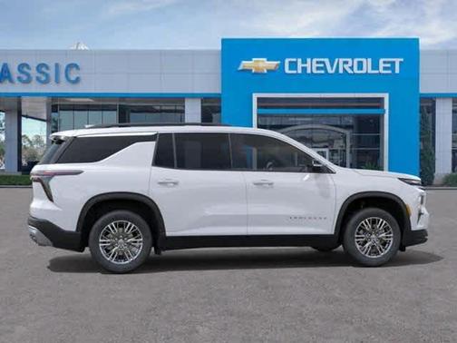 2025 Chevrolet Traverse LT