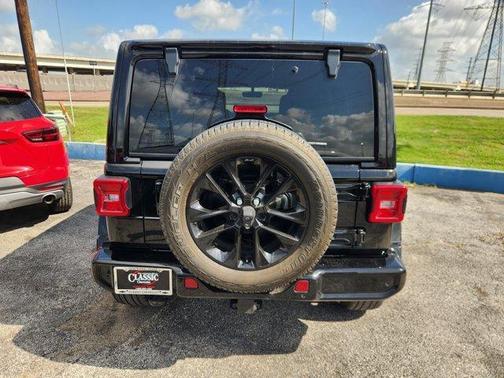 2021 Jeep Wrangler Unlimited Sahara Altitude