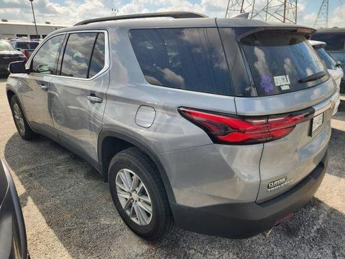 Sterling Gray Metallic 2023 Chevrolet Traverse LT Cloth