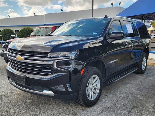2023 Chevrolet Suburban LT