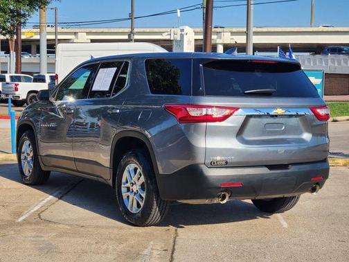 Satin Steel Metallic 2021 Chevrolet Traverse LS