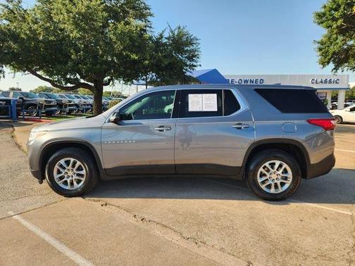 Satin Steel Metallic 2021 Chevrolet Traverse LS