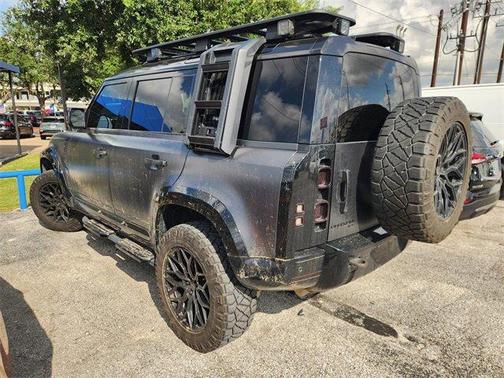 2022 Land Rover Defender 110 X-Dynamic SE