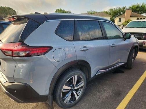 2 Tone Gray / Black Roof 2023 Nissan Rogue SL