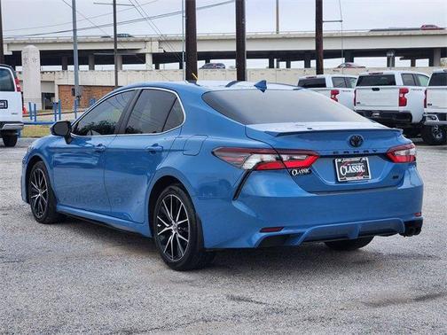 2024 Toyota Camry SE