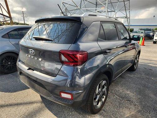 2025 Hyundai VENUE Limited
