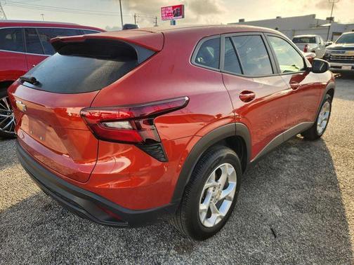 Cayenne Orange Metallic 2024 Chevrolet Trax LS