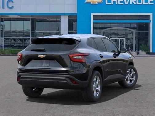 2025 Chevrolet Trax LS