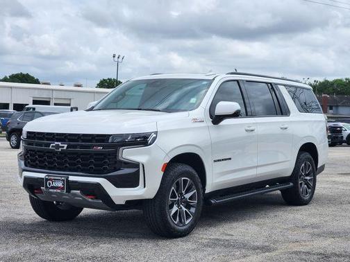 Iridescent Pearl Tricoat 2024 Chevrolet Suburban Z71