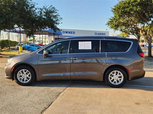 2021 Chrysler Pacifica Touring-L