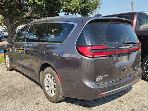2021 Chrysler Pacifica Touring-L