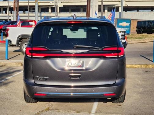 2021 Chrysler Pacifica Touring-L