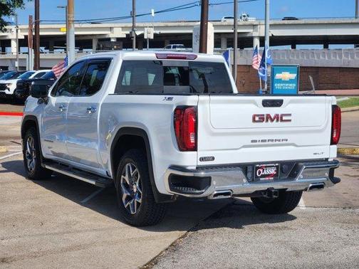 2022 GMC Sierra 1500 SLT