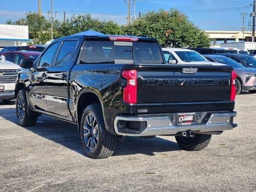 Black 2022 Chevrolet Silverado 1500 LT