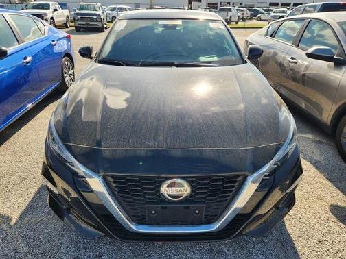 Black 2022 Nissan Altima 2.5 SV